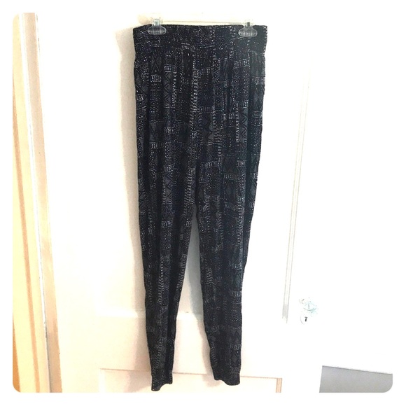 H&M High Waisted Stretch Aztec Joggers - Picture 1 of 1